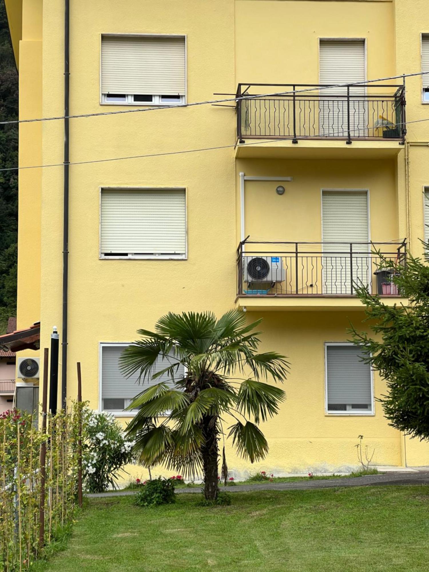 Vila Casa R&E Valbrona Exteriér fotografie